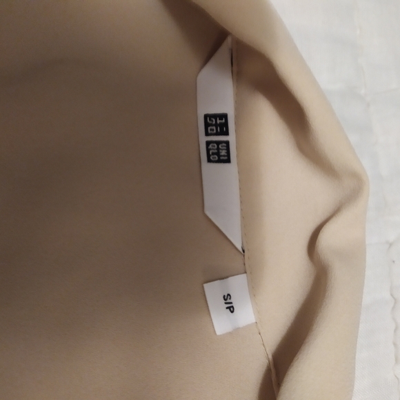 Uniqlo Button Up Ribbon Blouse Size S - Picture 2 of 3